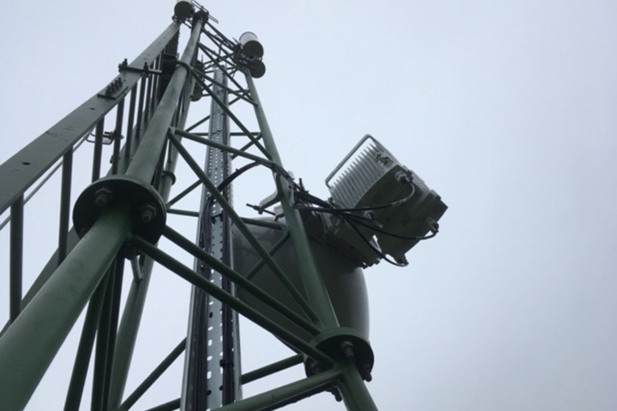 Airband mast close up