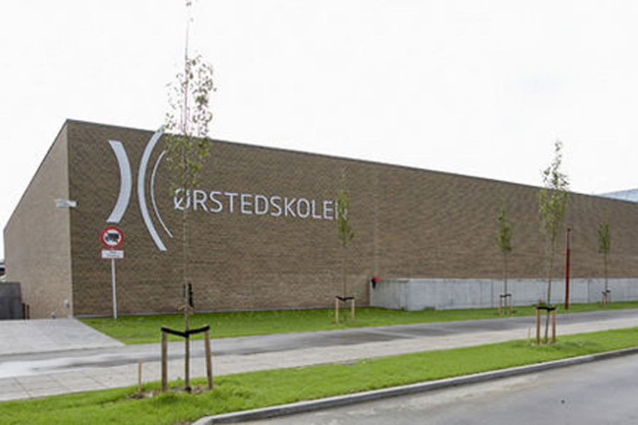 Ørstedskolen Indgangsparti building